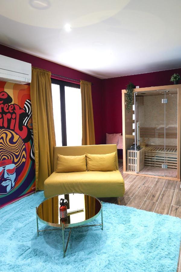 Capsule Groovy-Jacuzzi-Sauna-Billard-Netflix- Nintendo Switch & Jeux Mons Esterno foto